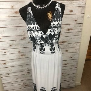Long white/navy dress with crocheted racerback szL